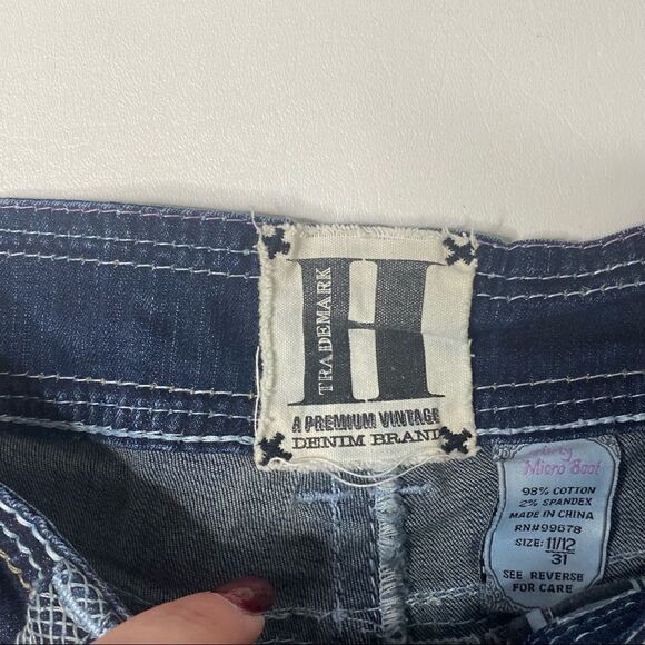 Trademark | Flirty Micro Boot Mid Rise Denim Capri’s - Picture 3 of 5